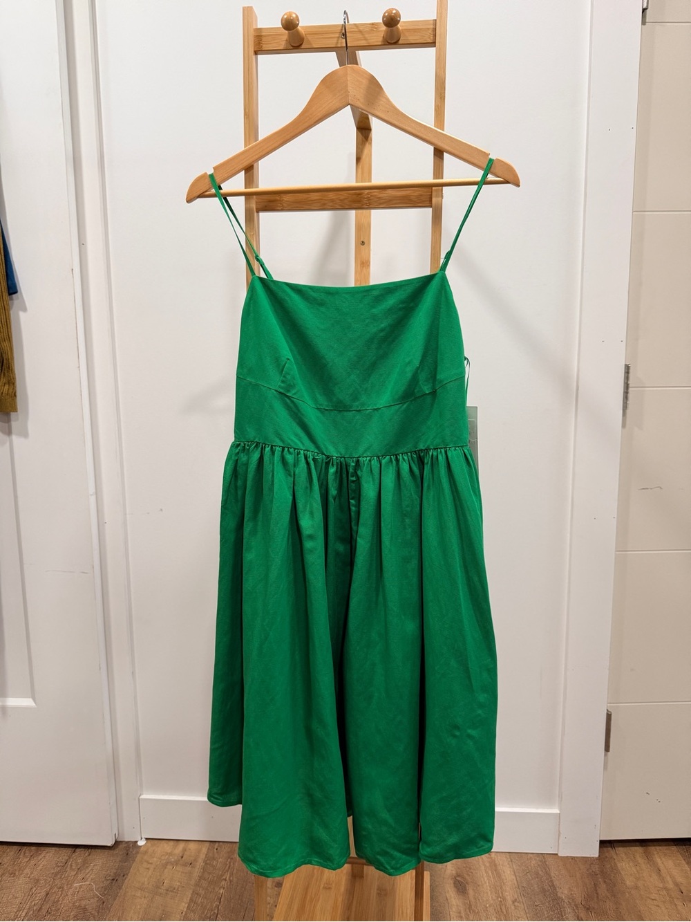 Green Spaghetti-Strap Midi Dress